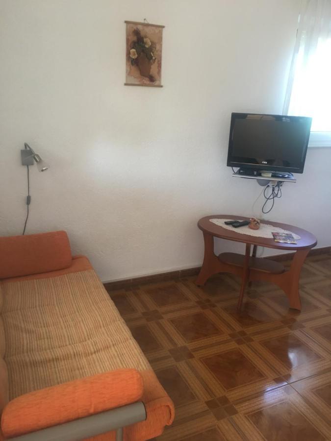 Apartmani Anna Vir Zewnętrze zdjęcie